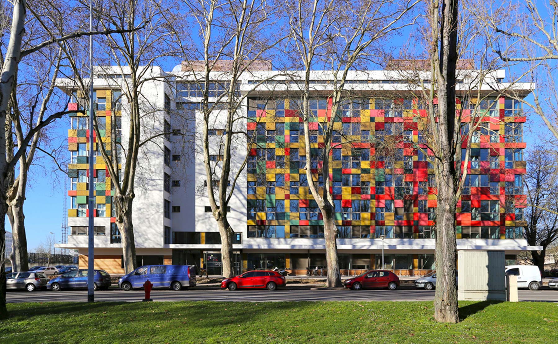 Façade Est - Siège de C.U.S. Habitat et d'Habitation Moderne / Strasbourg