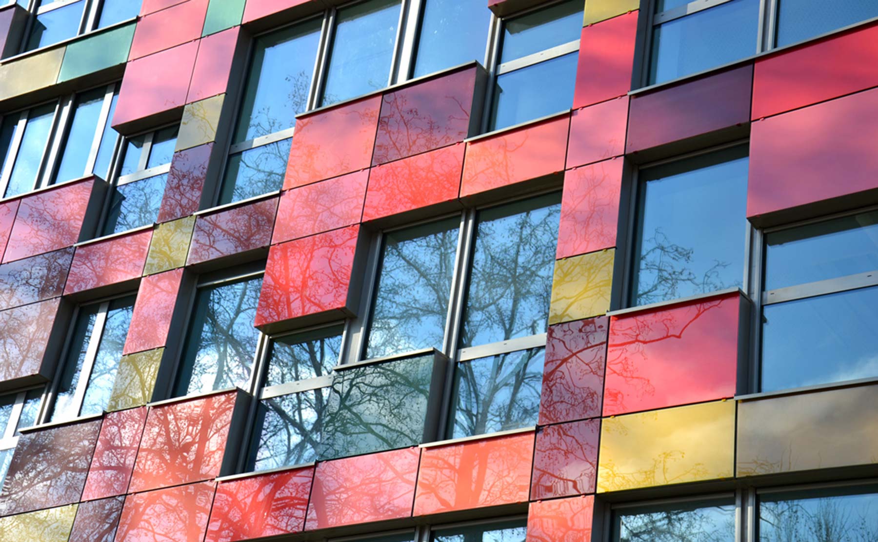 Détail Façade 1 - Siège de C.U.S. Habitat et d'Habitation Moderne / Strasbourg