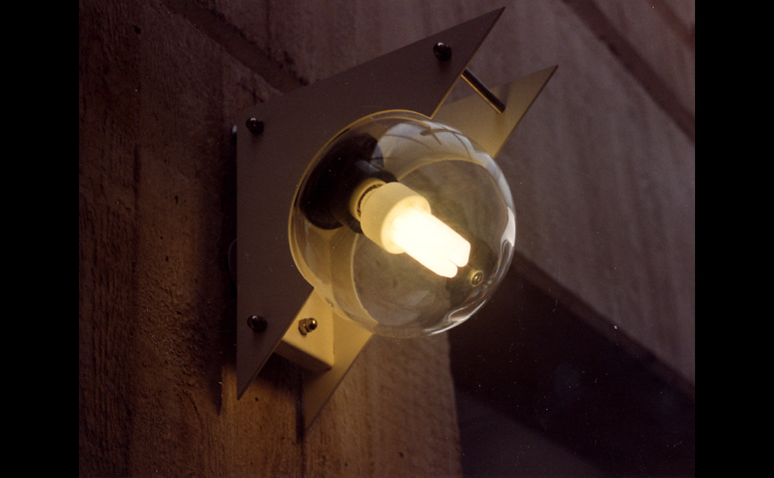 Luminaire Triangle - Lycée Stanislas - Mobilier / Wissembourg